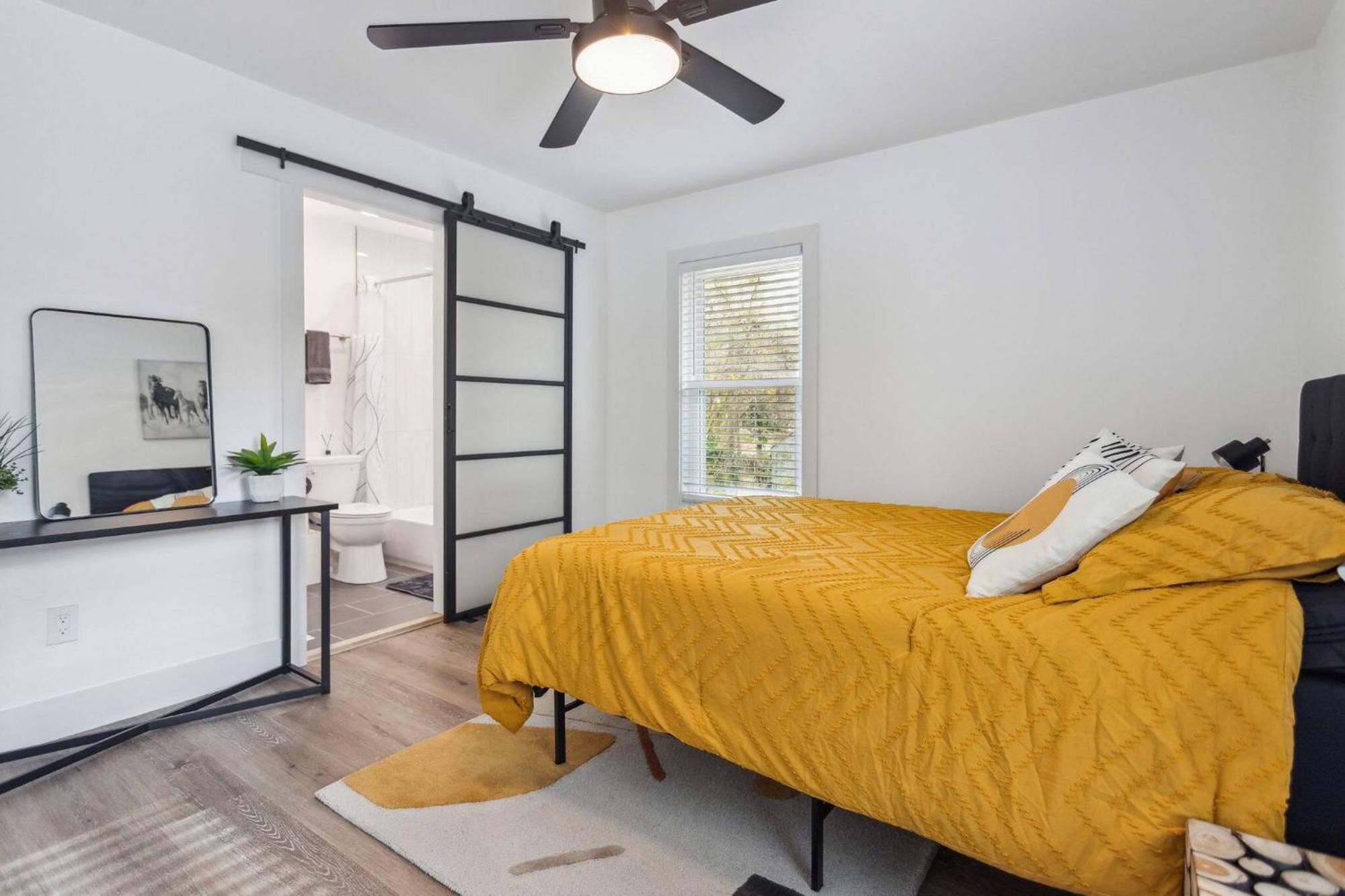 Holiday home New And Modern 2br *